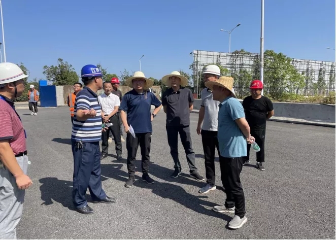 章勇視察青山湖西岸片區(qū)基礎(chǔ)設(shè)施建設(shè)工程、丹霞路道路及綜合管廊工程EPC項(xiàng)目工程  