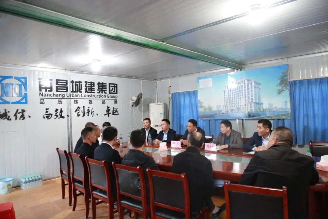 南昌城投集團人武部開展傳承軍人精神，做集團建設發(fā)展的“排頭兵”座談會