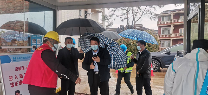 集團公司黨委委員、副總經(jīng)理羅輝赴西二環(huán)高速項目檢查疫情防控及項目推進工作